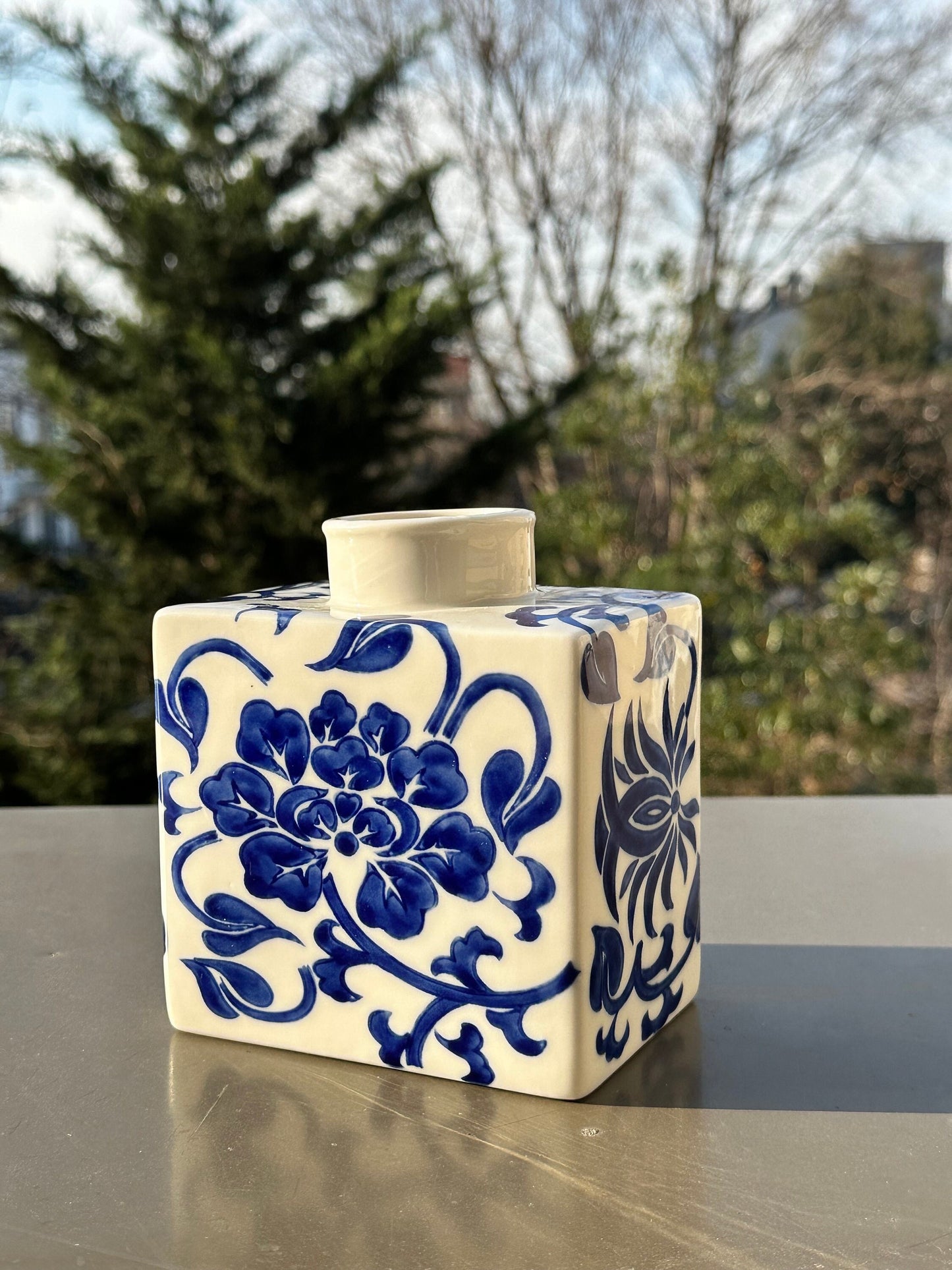 porcelain blue and white white and blue floral pattern vase