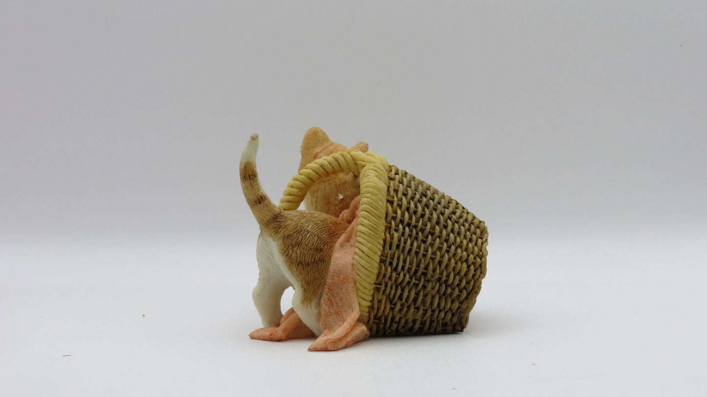 Resin cat figurine in a basket Sherratt and Simpson miniature mini cat lover