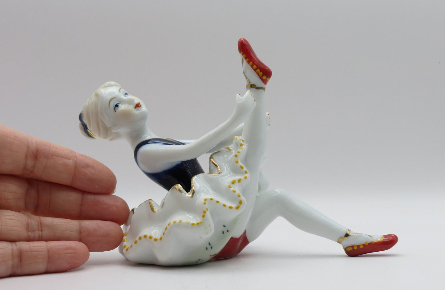 porcelain Dutch ballet dancer girl ceramic figurine ceramic art sculpture